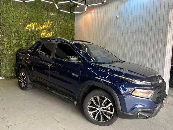 FIAT TORO 2.0 16V TURBO DIESEL ULTRA 4WD AT9 FIAT TORO 2.0 16V TURBO DIESEL ULTRA 4WD AT9